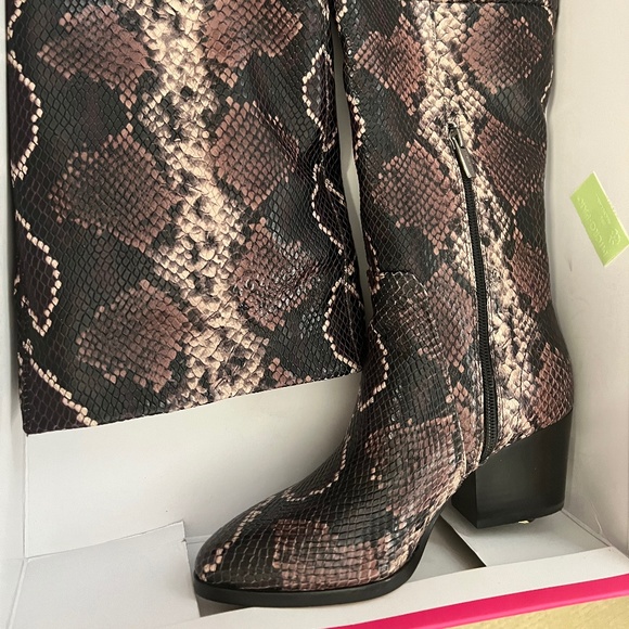 NEW Vince Camuto Nestel Snake Block Knee High Boots BLOCK HEEL MAUVE MULTI NIB - Picture 8 of 13